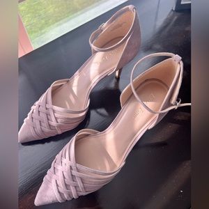NIB Essex Lane Suede Revina Pump